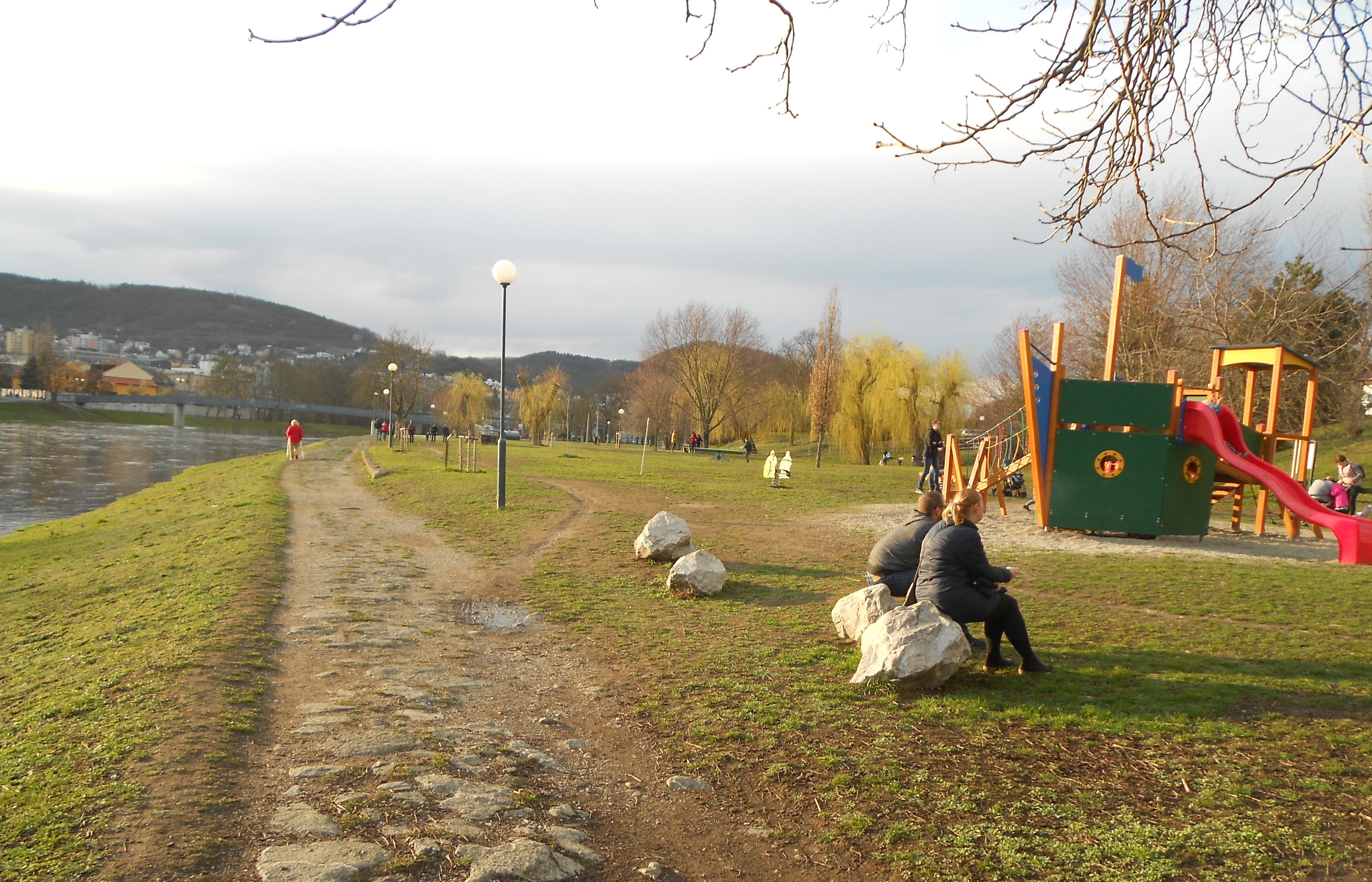 Procházky a dětská zábava (100 m pod Rezidencí)